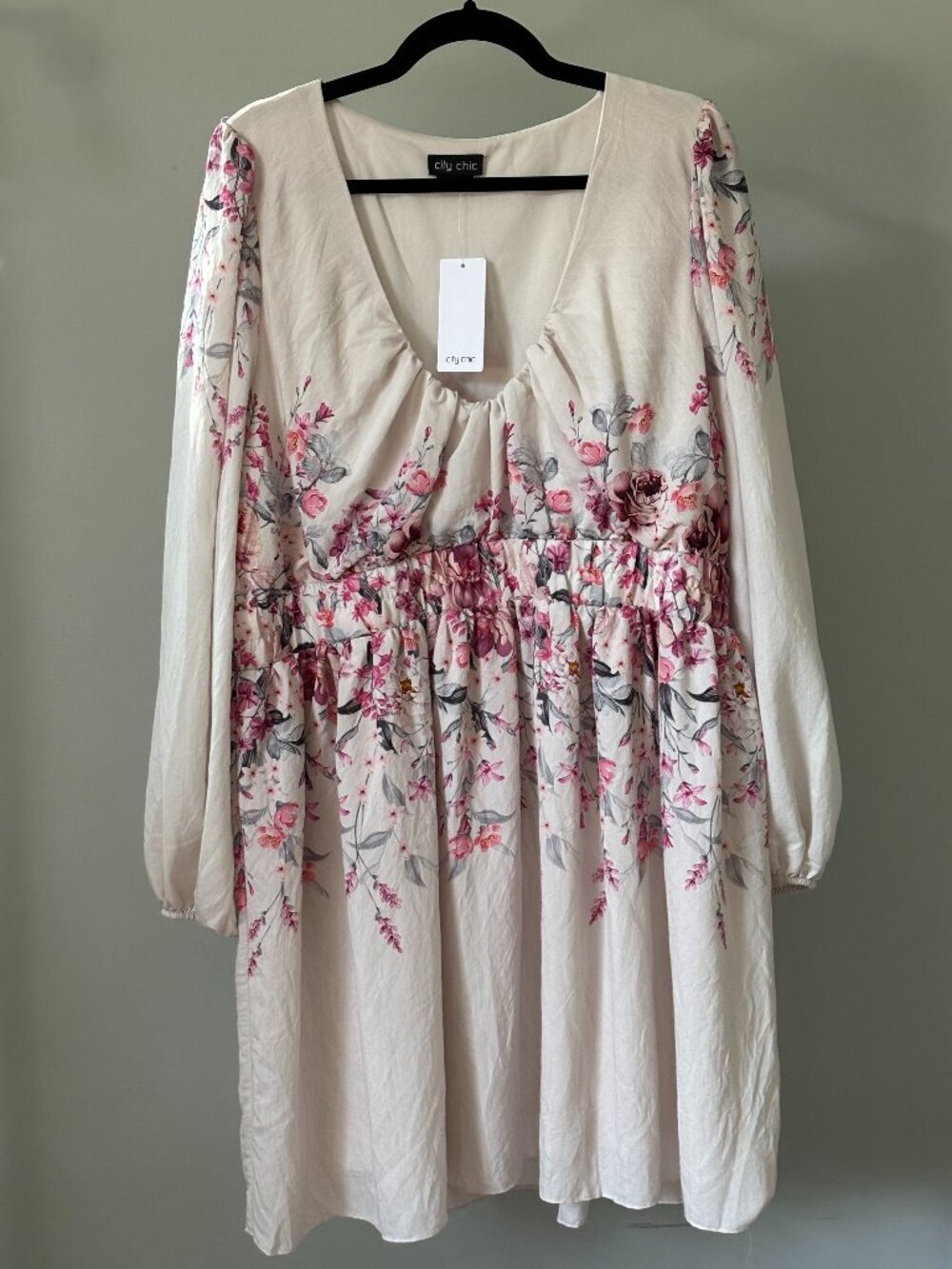 City Chic Dress Teagan Floral Empire Waist Dress NWT Size 18